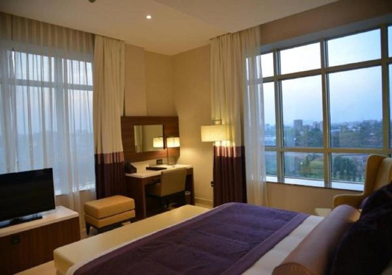 The Envoy Hotel Абуджа Экстерьер фото